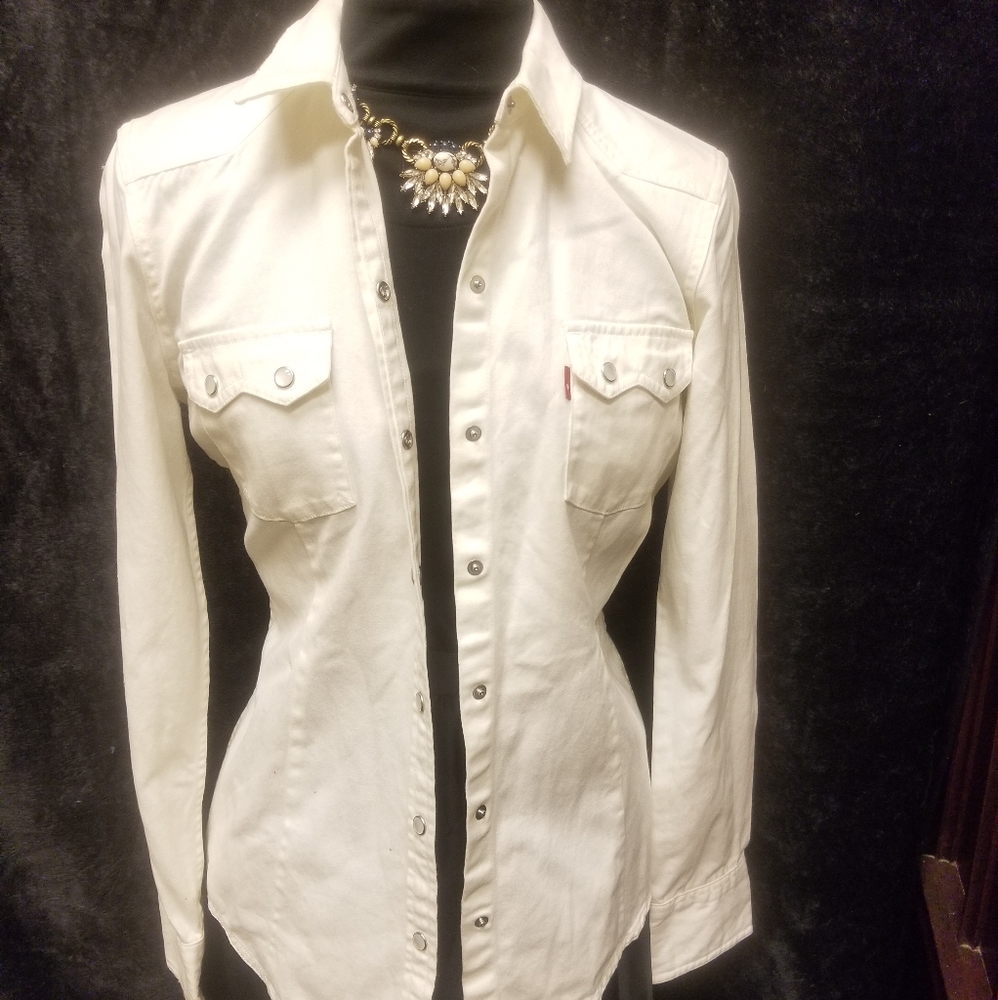 Levi's Button Down - Picture 7 of 7